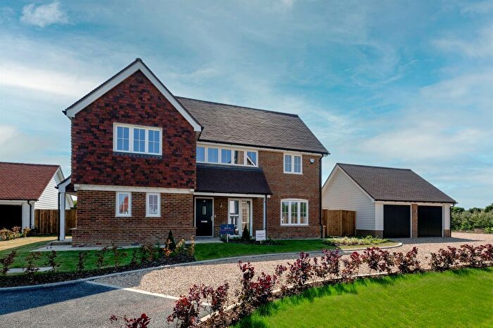 4 Bedroom Detached House For Sale In Summerfield Close, Staple, Canterbury, CT3