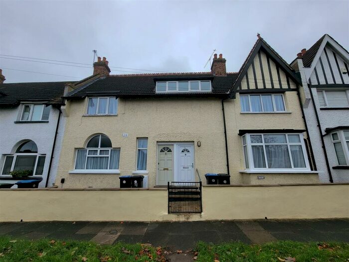 1 Bedroom Flat To Rent In Lytton Avenue, Palmers Green, N13