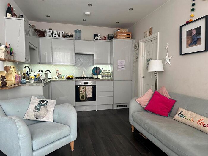 2 Bedroom House To Rent In Walton Road, Wellesbourne, CV35