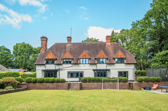 9 Bedroom Detached House For Sale In Picket Hill, Ringwood, BH24