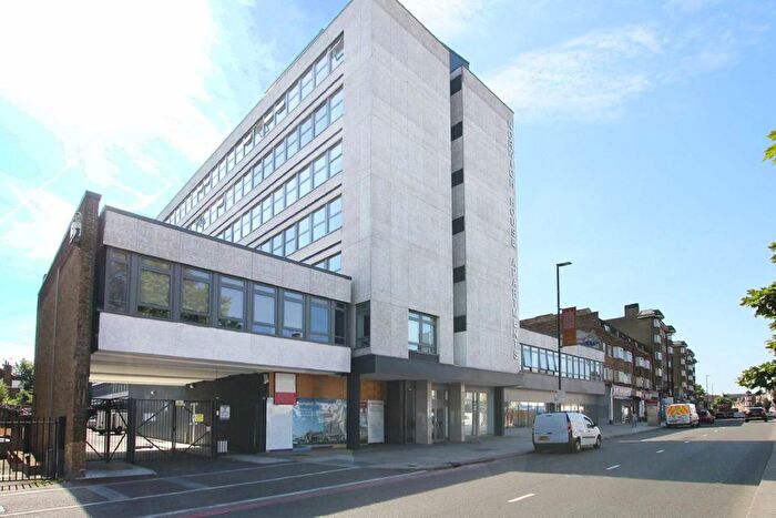 1 Bedroom Flat To Rent In Streatham High Road, London, SW16