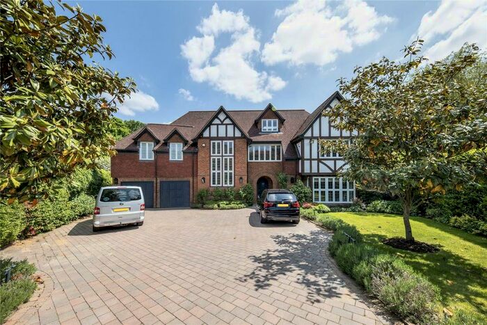 5 Bedroom Detached House To Rent In Woodsway, Leatherhead, Surrey, KT22