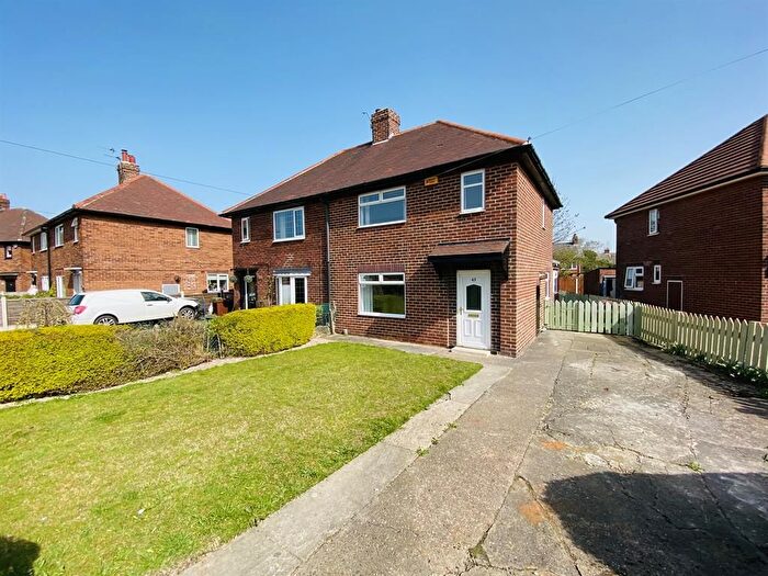 3 Bedroom Semi-detached House For Sale In Woodhouse Crescent, Normanton, WF6