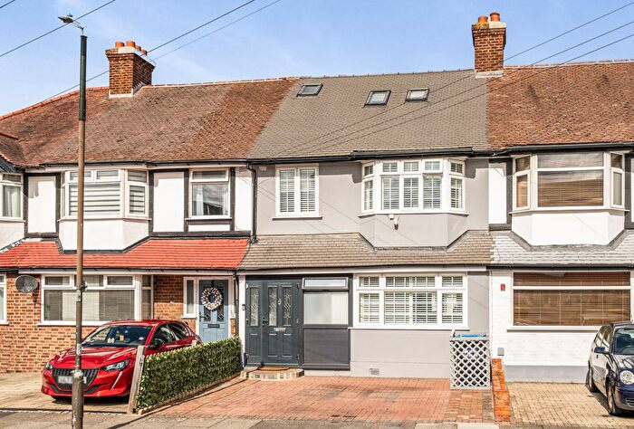 4 Bedroom Detached House For Sale In Greenwood Road, Mitcham, CR4