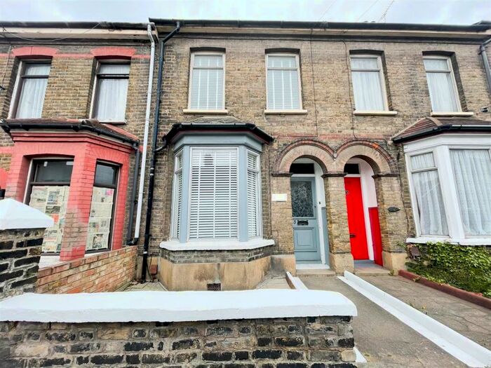 2 Bedroom House To Rent In Rosebery Road, Grays, RM17