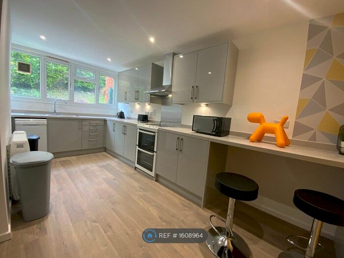 4 Bedroom Terraced House To Rent In Hunters Hill, High Wycombe, HP13