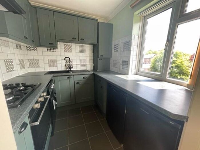 2 Bedroom Apartment For Sale In Woodbine Close, Pembroke, SA71