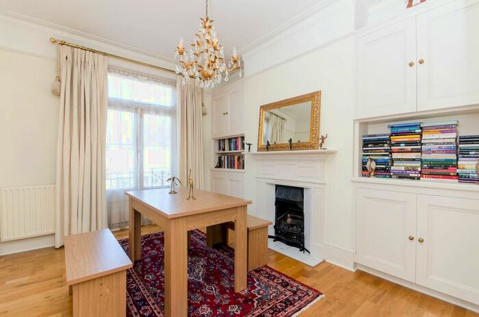3 Bedroom Flat To Rent In Alwyne Road, Wimbledon, London, SW19