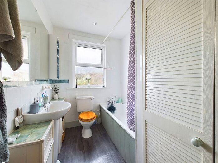 2 Bedroom Terraced House For Sale In Cross Road, Southwick, Brighton, BN42