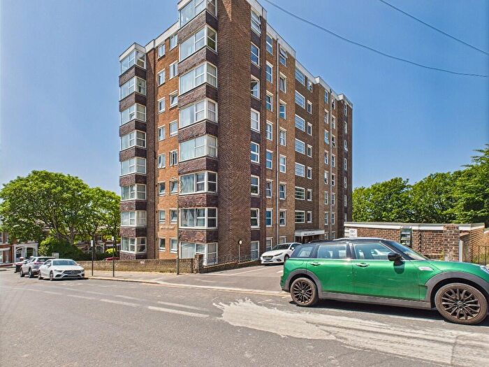 1 Bedroom Flat For Sale In Belle Vue Gardens, BN2