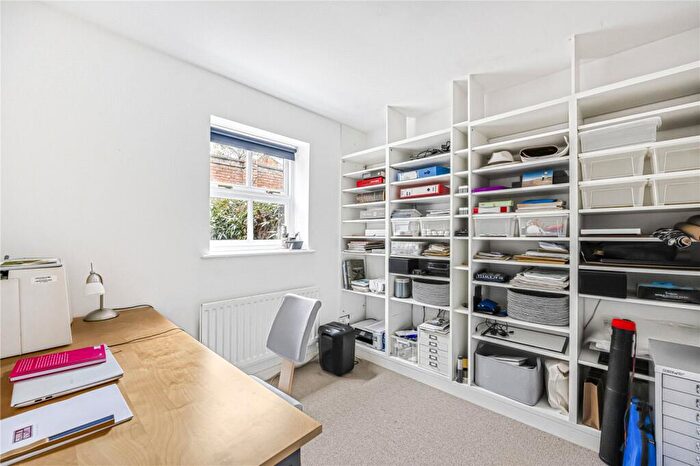 3 Bedroom Semi-Detached House For Sale In Bennett Crescent, Oxford, OX4