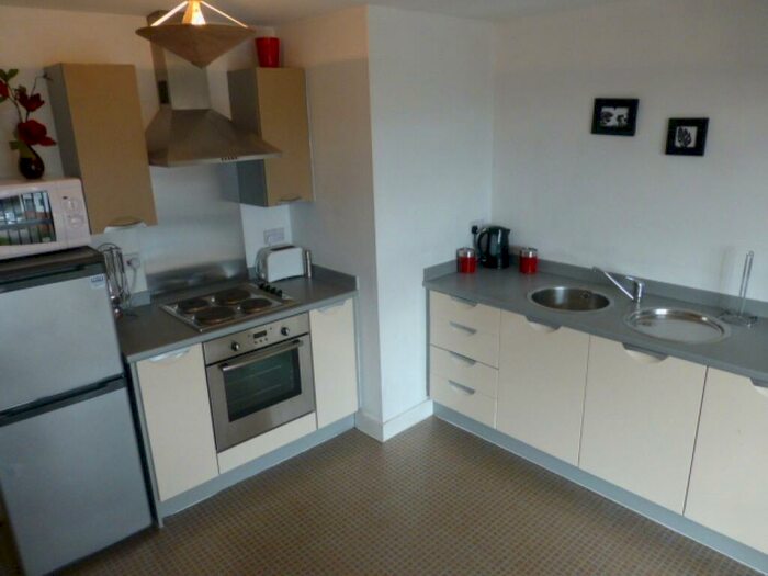 2 Bedroom Apartment To Rent In Renolds House, Lamba Court, Salford, M5