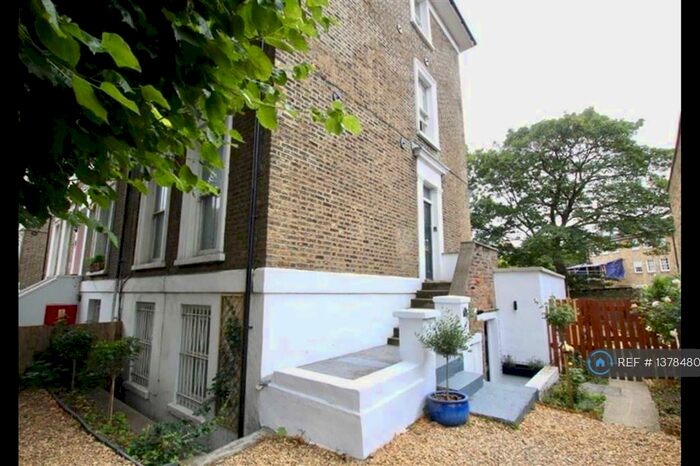 Studio To Rent In St. Pauls Road, London, N1
