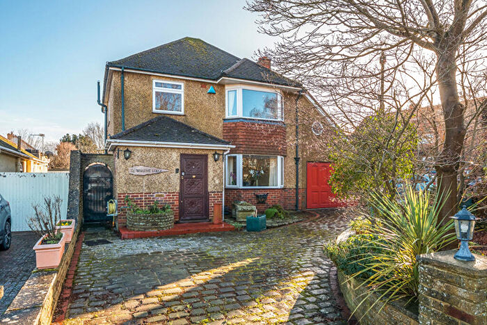 3 Bedroom Detached House For Sale In Warenne Road, Fetcham, KT22