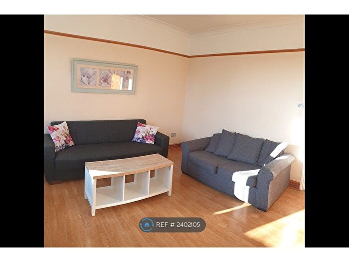 2 Bedroom Flat To Rent In Michael Road, London, E11