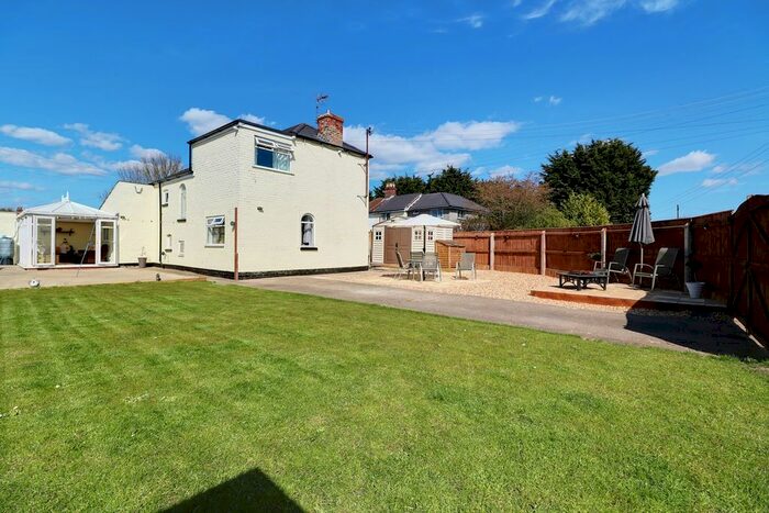 4 Bedroom Cottage For Sale In Jericho Lane, East Halton, DN40