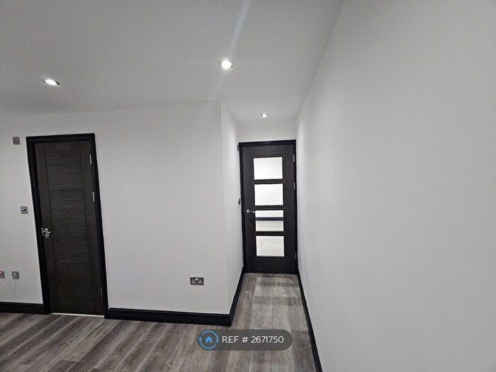 Studio To Rent In House, Orpington, BR5