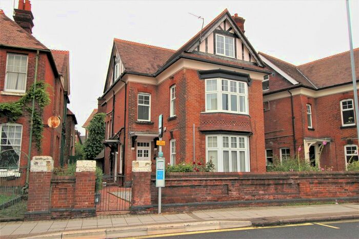 3 Bedroom Flat To Rent In Victoria Road North, Southsea, PO5