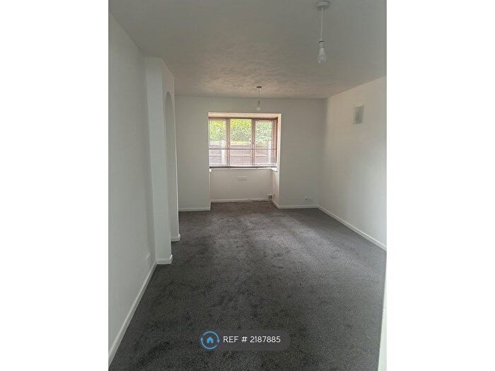 2 Bedroom Flat To Rent In Barking, London, IG11