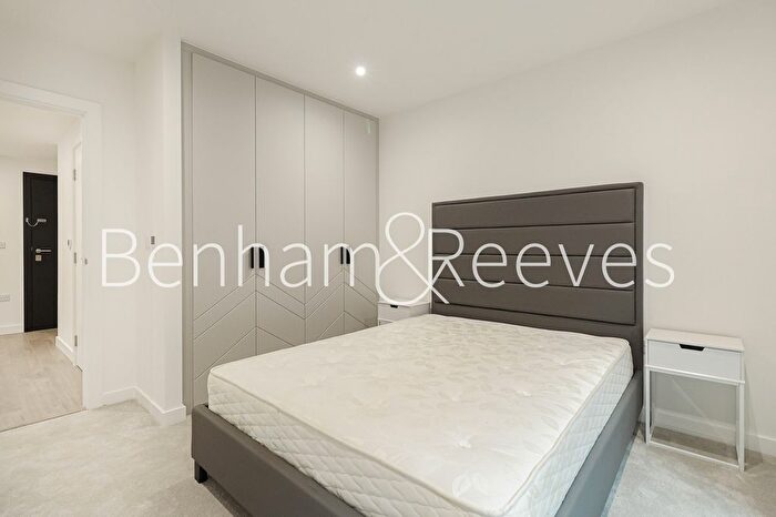 1 Bedroom Flat To Rent In Scarlet Court, Woodberry Park, N4