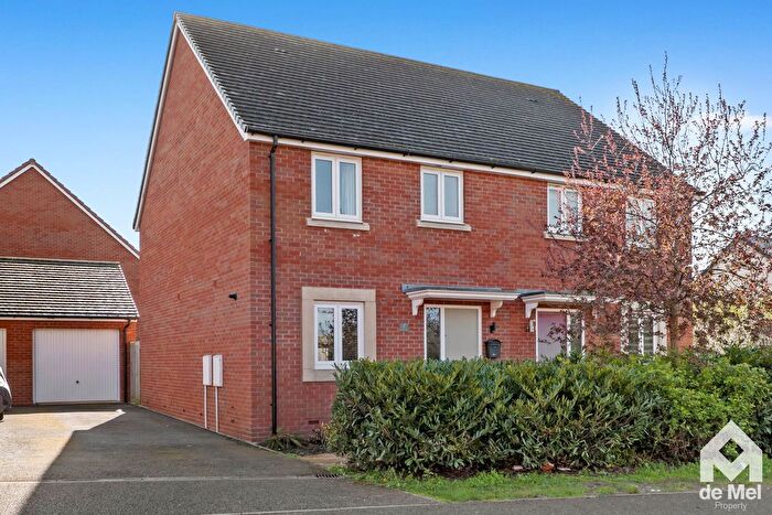 3 Bedroom Semi Detached House For Sale In Harrow Drive, Bishops Cleeve, GL52