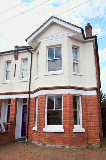 4 Bedroom Property To Rent In Nile Road, Southampton, SO17