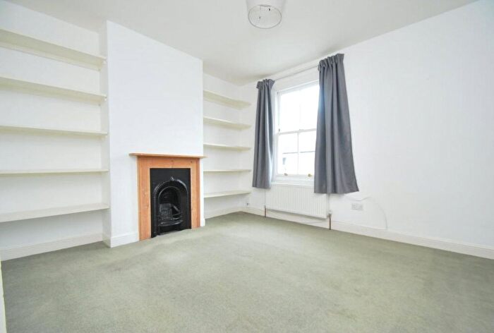 5 Bedroom Flat To Rent In Packington Street, London, N1
