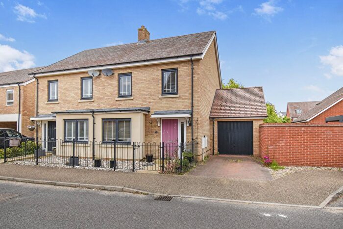 3 Bedroom Semi-Detached House For Sale In Apollo Gardens, Biggleswade, SG18