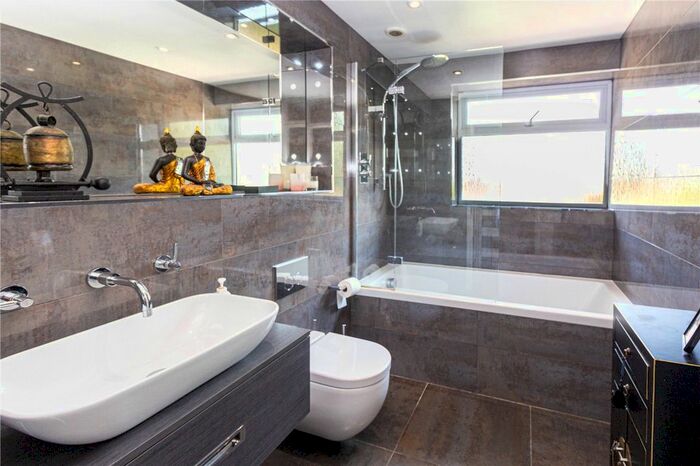 3 Bedroom Terraced House For Sale In Shepherds Way, Harpenden, Hertfordshire, AL5