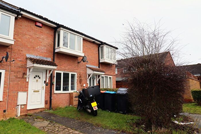 2 Bedroom Terraced House For Sale In Sunningdale Way, Bletchley, Milton Keynes, MK3