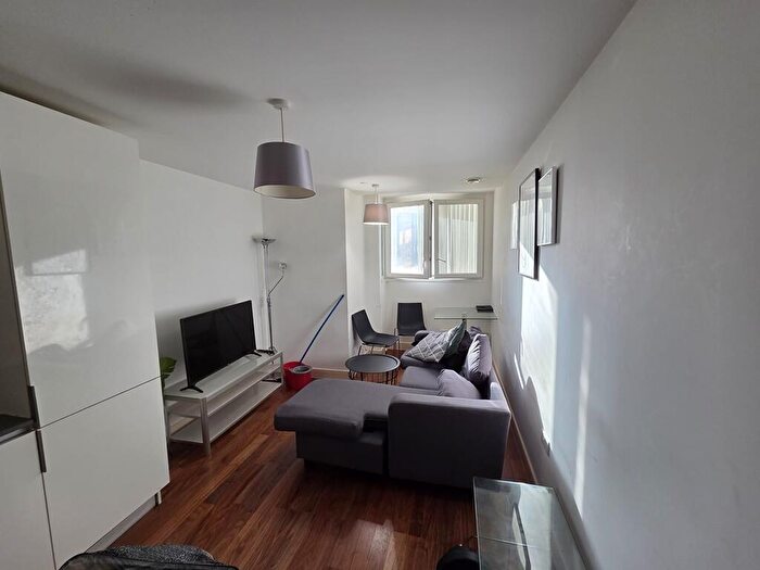 1 Bedroom Flat To Rent In Hagley Road, Birmingham, West Midlands, B16