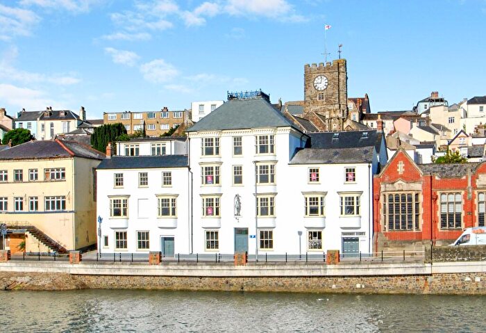 3 Bedroom Apartment For Sale In New Road, Bideford, EX39