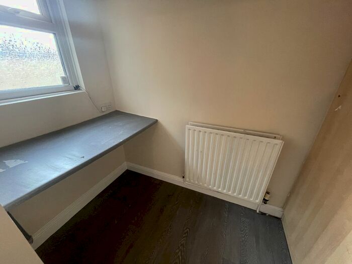 3 Bedroom End Of Terrace House To Rent In Collingwood St, Coundon, Durham, DL14