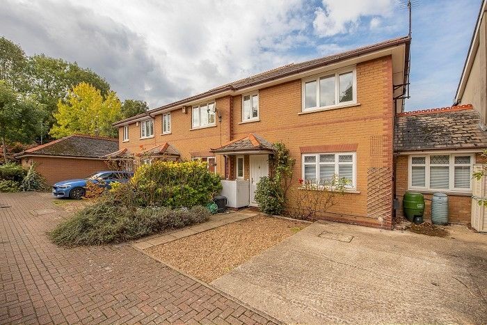3 Bedroom End Of Terrace House To Rent In Woodlawn Close, London, SW15