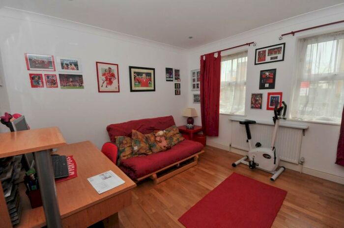 2 Bedroom Apartment To Rent In Woolwich, SE18