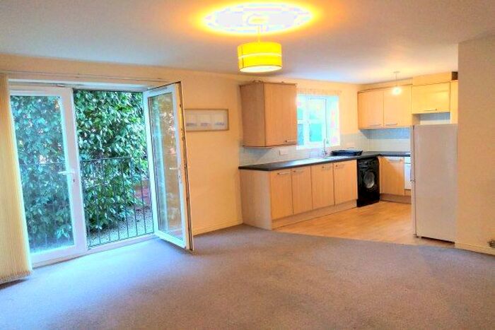 2 Bedroom Flat To Rent In Montonfields Road, Manchester M30