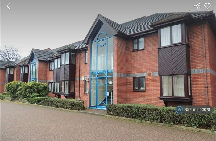 2 Bedroom Flat To Rent In Chartwell Close, Croydon, CR0