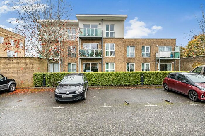 2 Bedroom Flat For Sale In Nicholls Close, Caterham, CR3