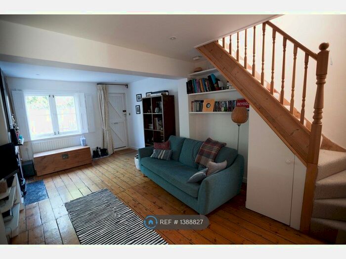 2 Bedroom Terraced House To Rent In School House Lane, Teddington, TW11