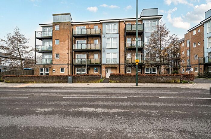 2 Bedroom Flat For Sale In Selby Place, Shirley, Southampton, Hampshire, SO15