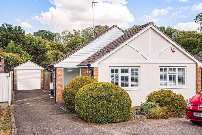 3 Bedroom Bungalow For Sale In Brookside Crescent, Cuffley, EN6