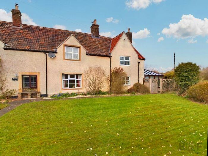 2 Bedroom Cottage To Rent In Down Road Winterbourne Down, BS36