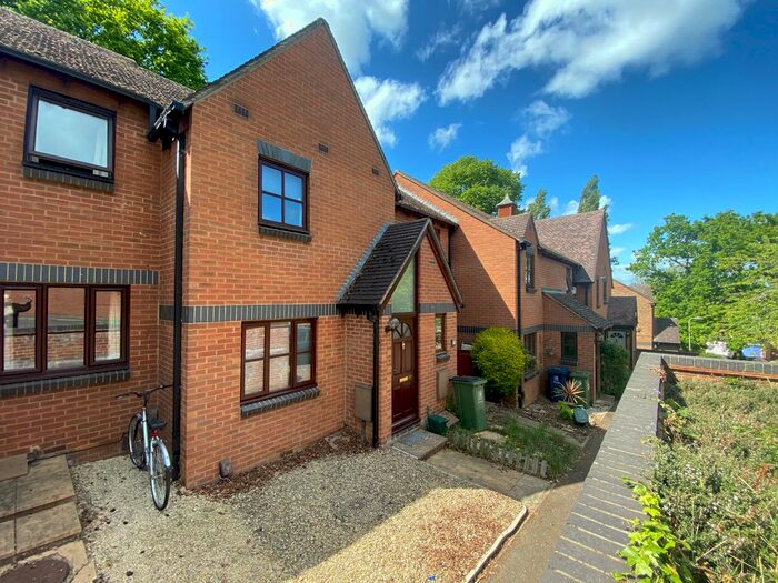2 Bedroom Terraced House To Rent In Green Ridges, Headington, OX3