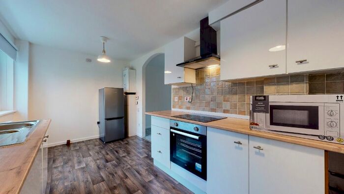 2 Bedroom Flat To Rent In Lennox Avenue, Milngavie, East Dunbartonshire, G62