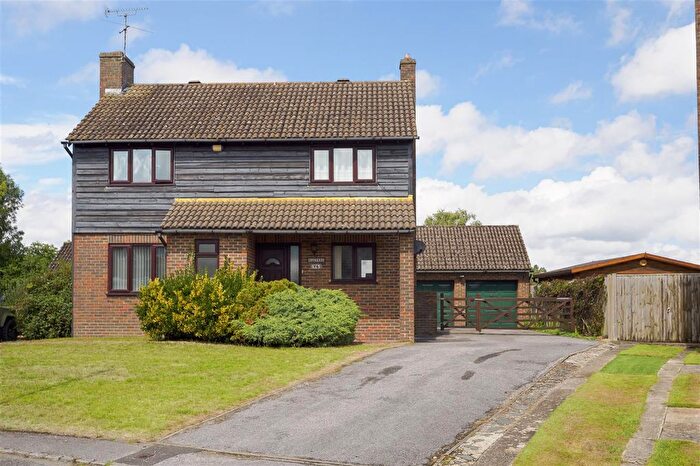 4 Bedroom Detached House To Rent In South Lea, Kennington, Ashford, TN23