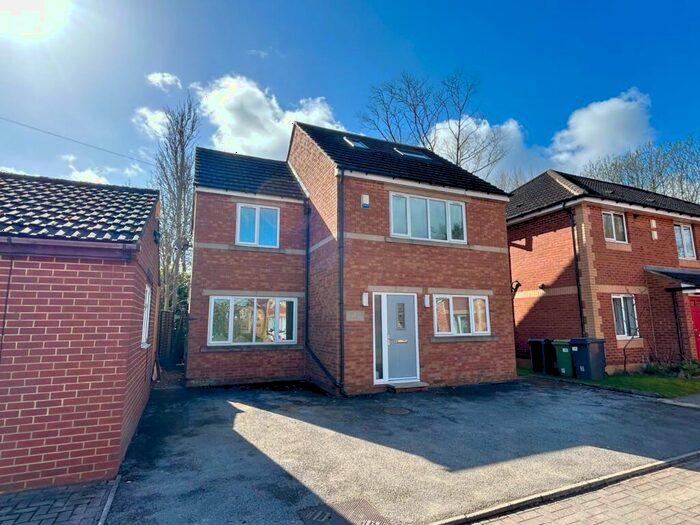 4 Bedroom Detached House To Rent In Greenfield Court, Adel, Leeds, LS16