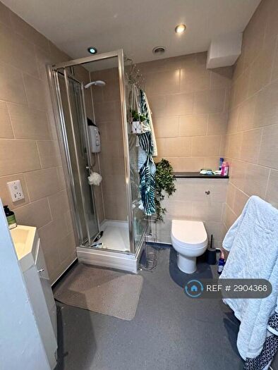 Studio To Rent In Berkeley Square, Bristol, BS8 - Photo 4