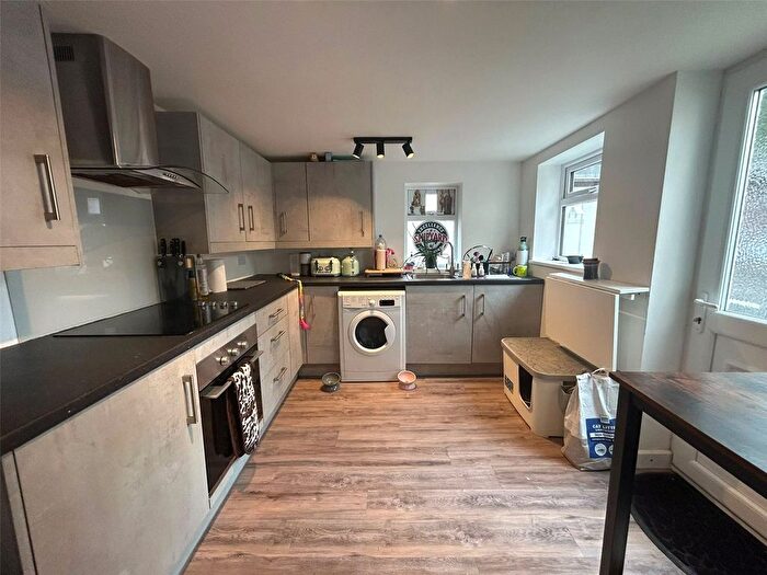 1 Bedroom Semi-Detached House To Rent In High Street, Street, Somerset, BA16