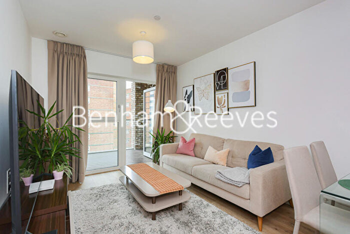 1 Bedroom Apartment To Rent In Shipbuilding Way, Upton Gardens, E13