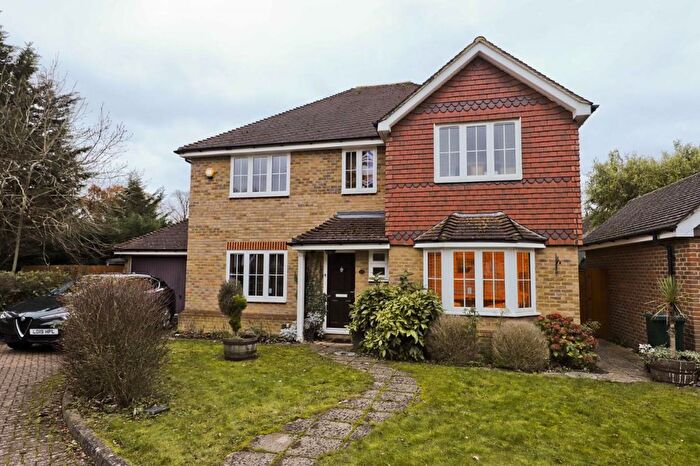 4 Bedroom Detached House To Rent In Holm Grove, Hillingdon, Uxbridge, UB10